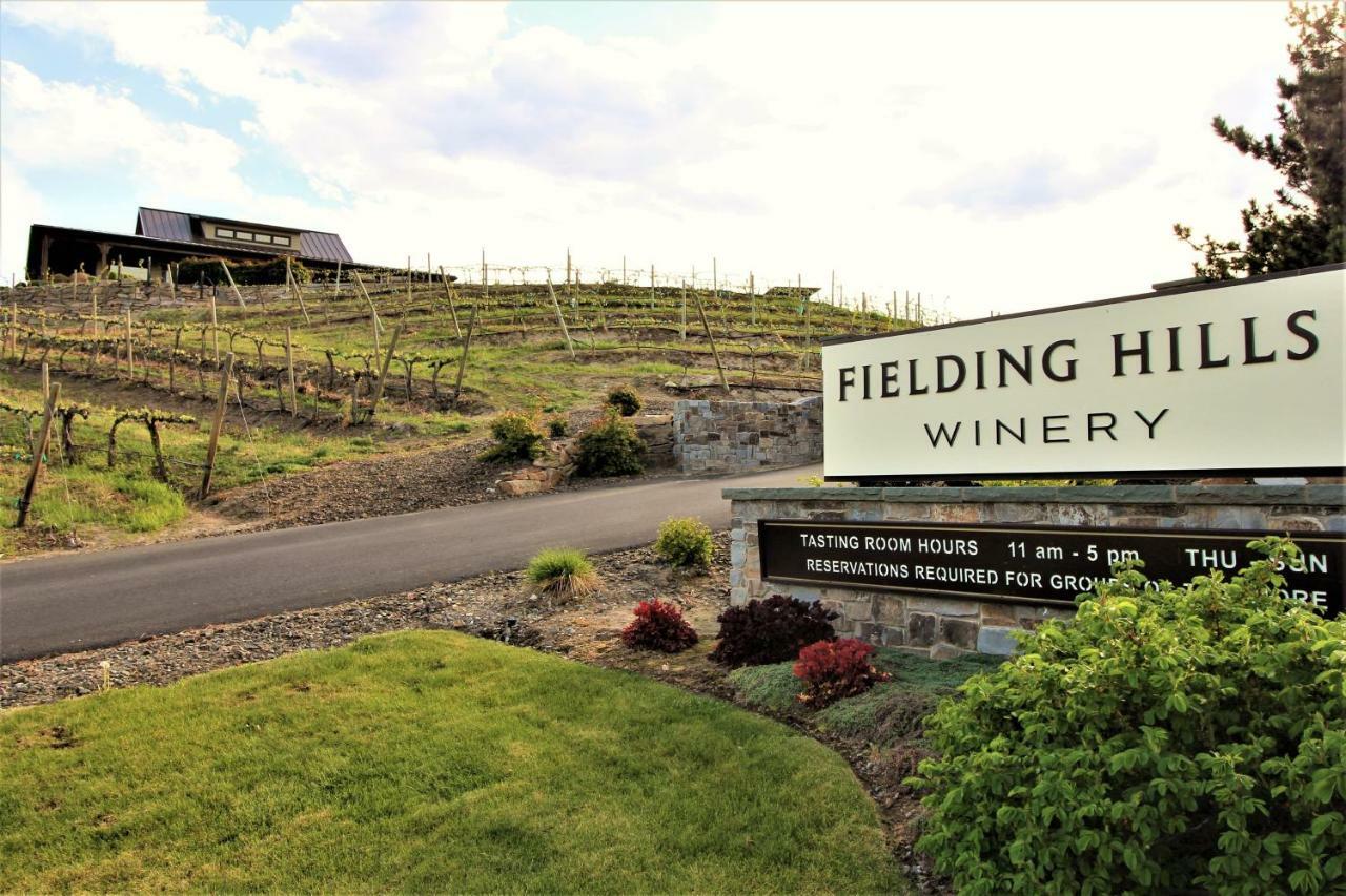 The Vineyards Lodge Chelan Exterior photo